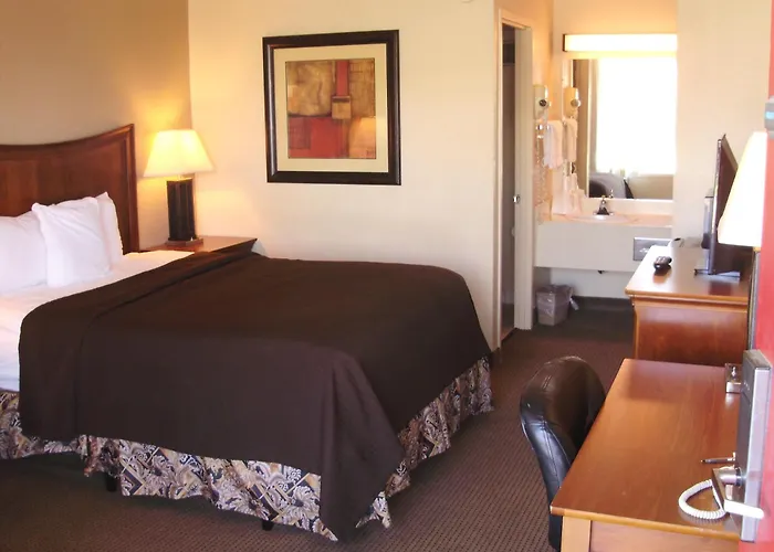 Trade Winds Motel 3*
