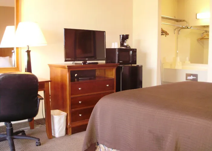 Trade Winds Motel 3*
