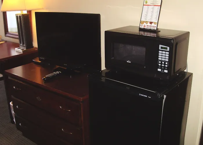 Motel Trade Winds