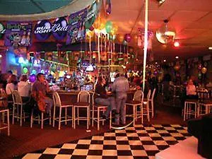 Motel Trade Winds